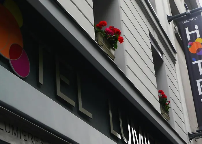 Hôtel Lumières Montmartre Paris
